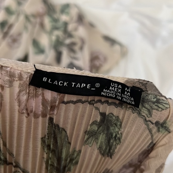 ☀️3 for $40! Black Tape by Dex Cream Blush Vintage Floral Maxi Dress - Picture 12 of 12